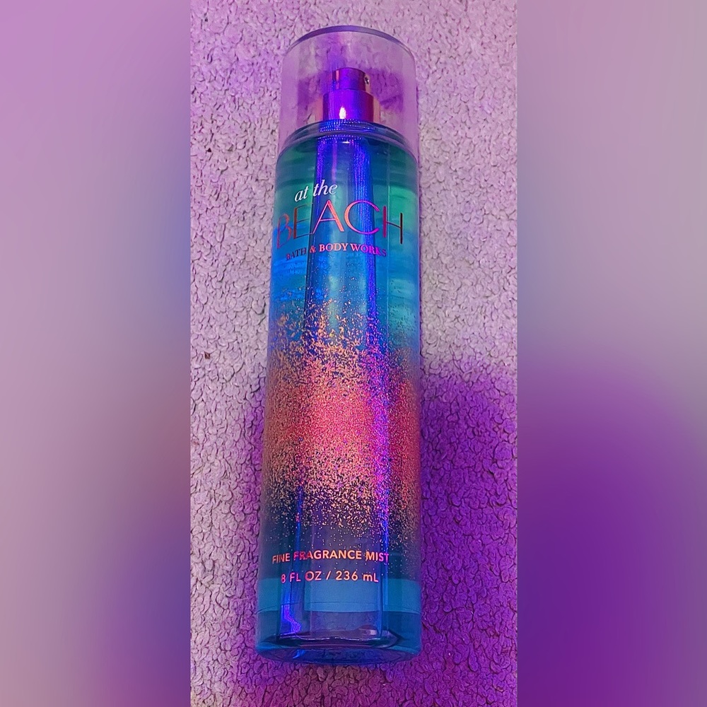 Full size bath, and Bodyworks at the beach